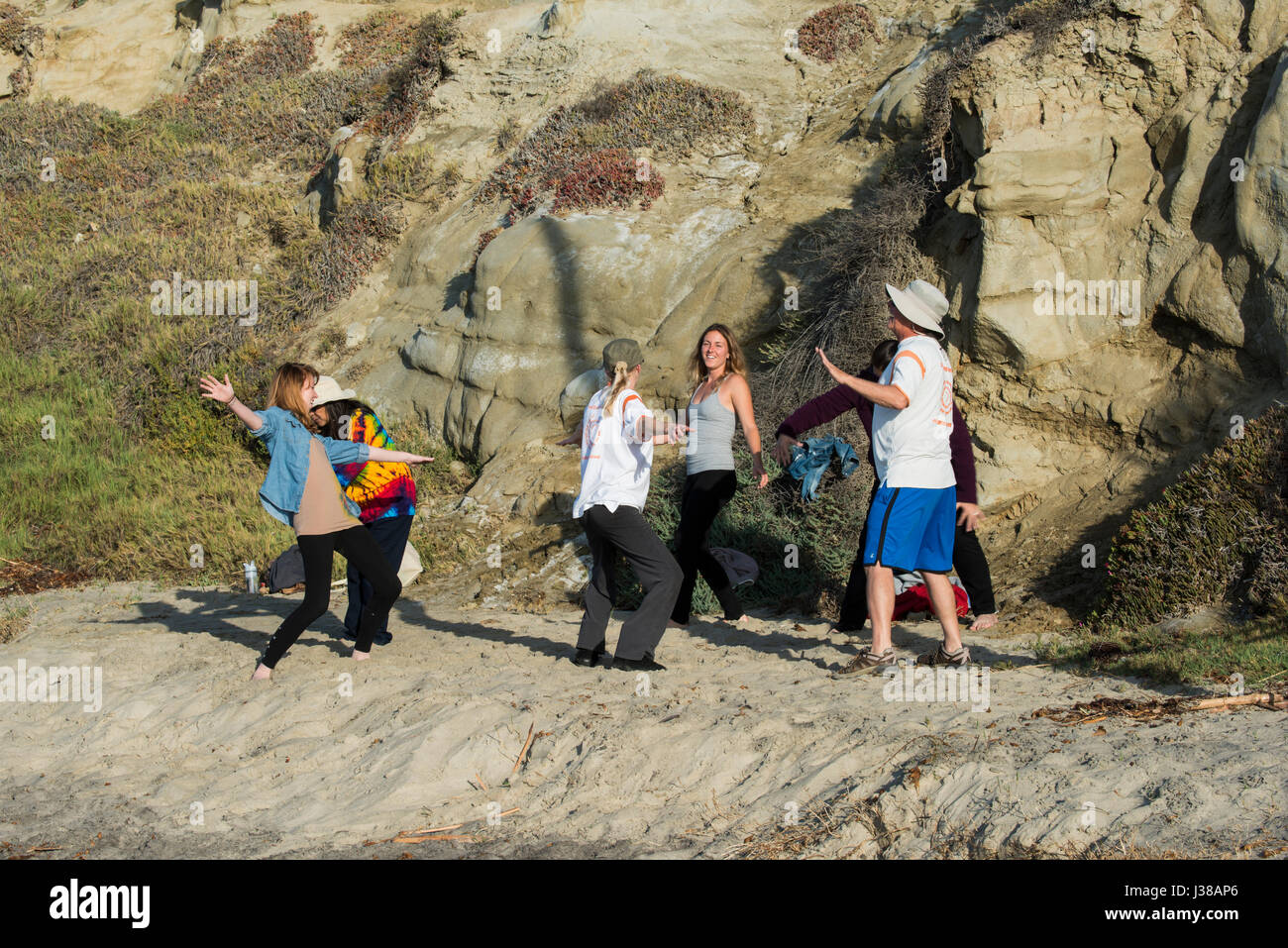 Laguna Beach, Kalifornien.  Laguna Lachclub. Die Laguna Lachclub ist eine Gruppe von Menschen sammeln Praxis Lachen als eine Form der Übung. Stockfoto