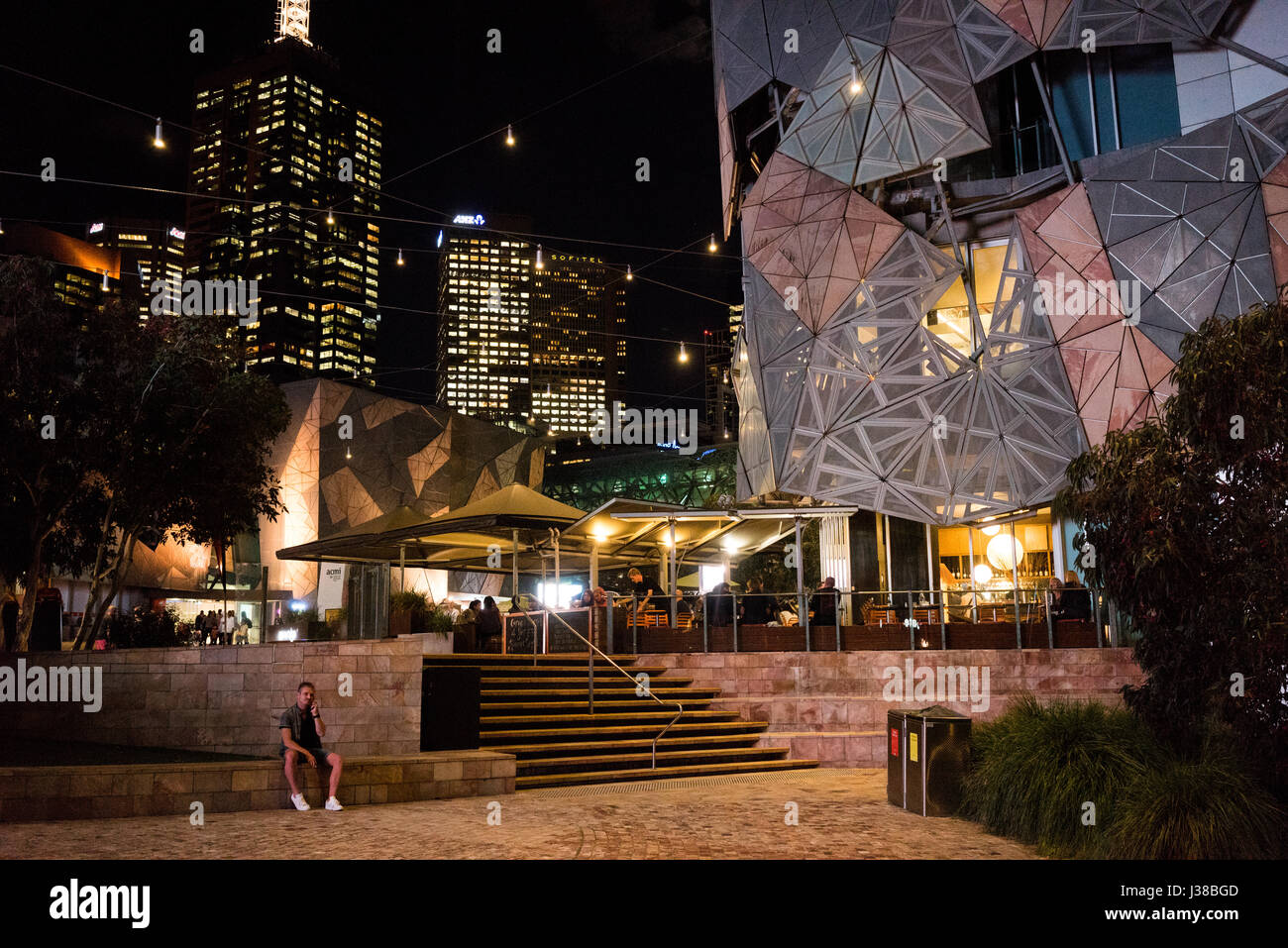 Nachtansicht des Victorian Arts Centre in Melbourne Australien Stockfoto