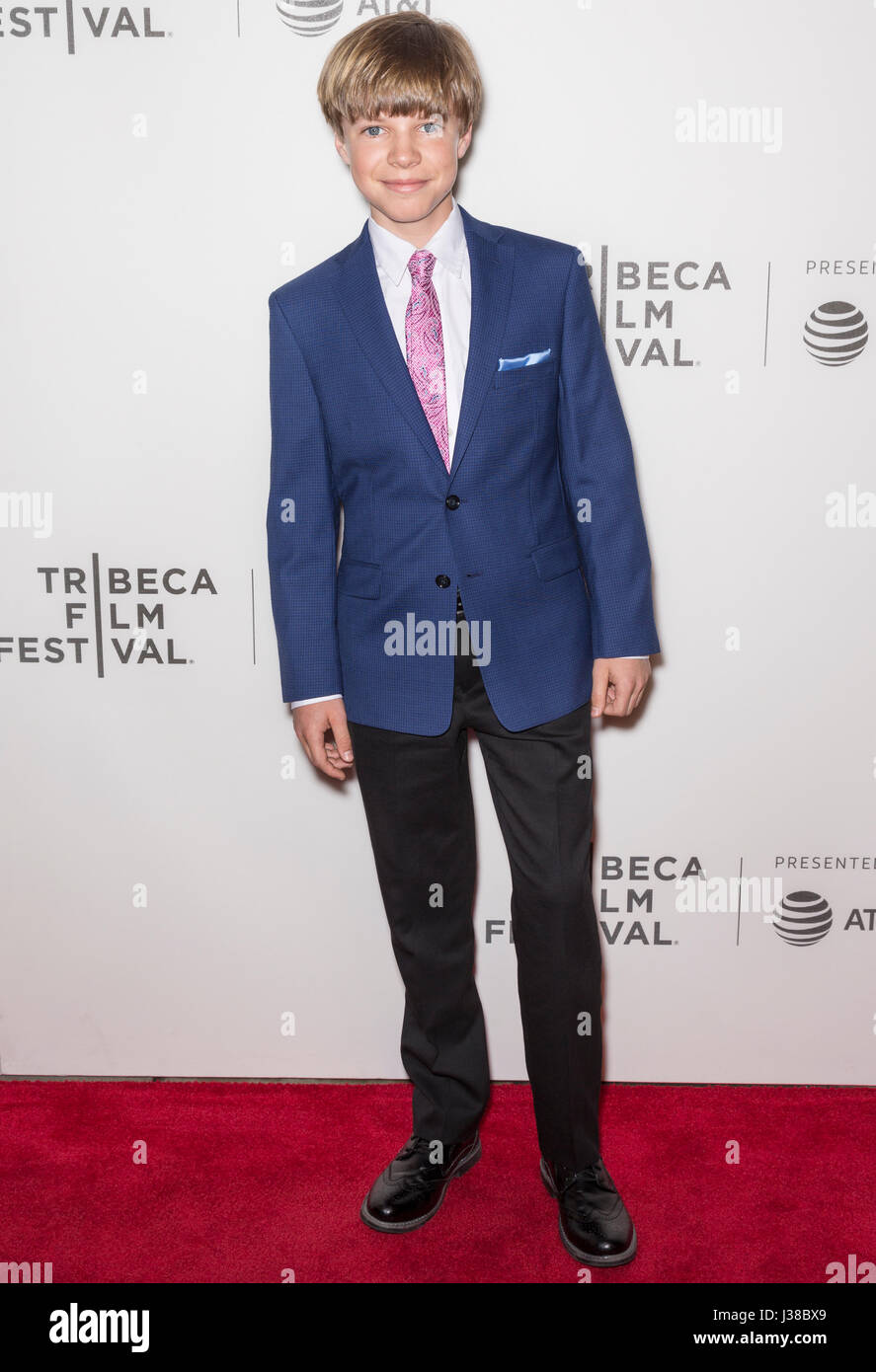 NEW YORK, NY - 28. April 2017: Tanner Flut besucht das "Unzerbrechliche Kimmy Schmidt" Screening während 2017 Tribeca Film Festival am BMCC Tribeca PAC Stockfoto