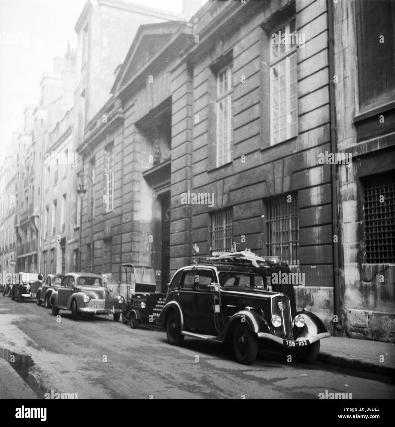 Das Hôtel Lambert, rue Saint-Louis-En-L'Ile in Paris, im Jahr 1954. Foto Georges Rétif De La Bretonne Stockfoto