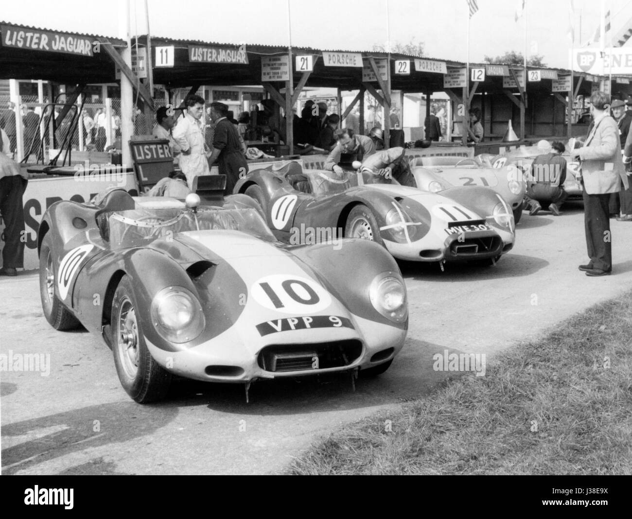 1958-Lister in Gruben in Goodwood während der Tourist Trophy Rennen Stockfoto