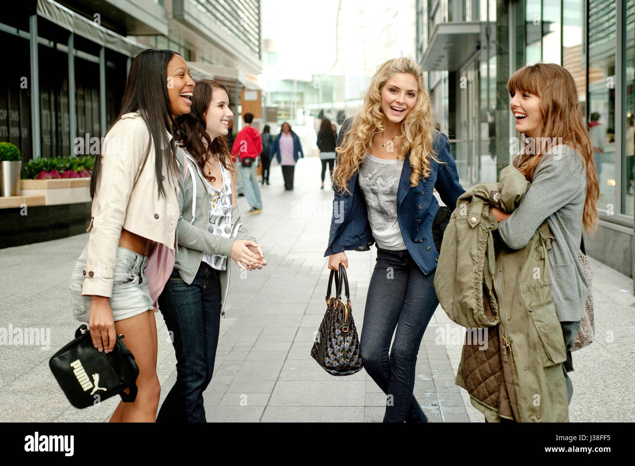 4321 (2010) SHANIKA WARREN-MARKLAND EMMA ROBERTS TAMSIN EGERTON OPHELIA LOVIBOND NOEL CLARKE (DIR) UNIVERSAL BILDER/MOVIESTORE SAMMLUNG LTD Stockfoto