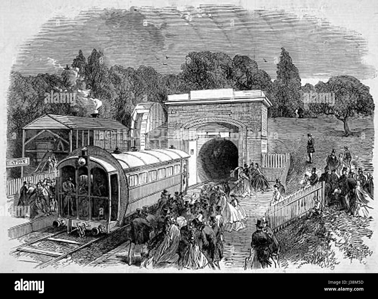 Die 1864 erbaute Crystal Palace Atmospheric Railway war ein innovatives Verkehrssystem in London, das den atmosphärischen Druck zum Antrieb von Zügen nutzte. Es war ein kurzlebiges Projekt, aber bedeutend für seinen Versuch, alternative Transportmethoden während der viktorianischen Ära zu entwickeln. Stockfoto