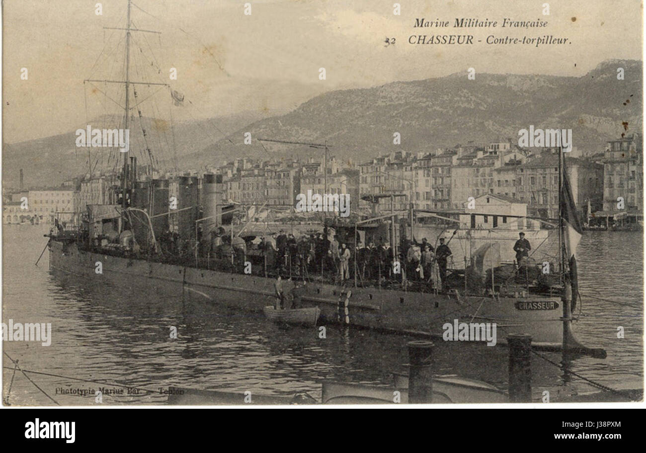 Chasseur Marius Bar bezieht sich auf ein berühmtes Bild eines französischen Soldaten, wahrscheinlich aus der napoleonischen Zeit. Der Begriff „Chasseur“ bezeichnet einen leichten Infanteristen, der für seine Rolle in militärischen Feldzügen bekannt ist. Stockfoto