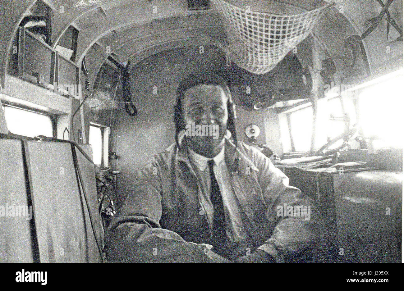 Cockpit Biarritz bezieht sich auf ein Gemälde des norwegischen Künstlers Edvard Munch aus dem Jahr 1932, das eine spannungsgeladene, emotionale Szene darstellt. Das Werk ist Teil seiner Erforschung psychologischer und emotionaler Tiefe in seinen späteren Arbeiten. Stockfoto