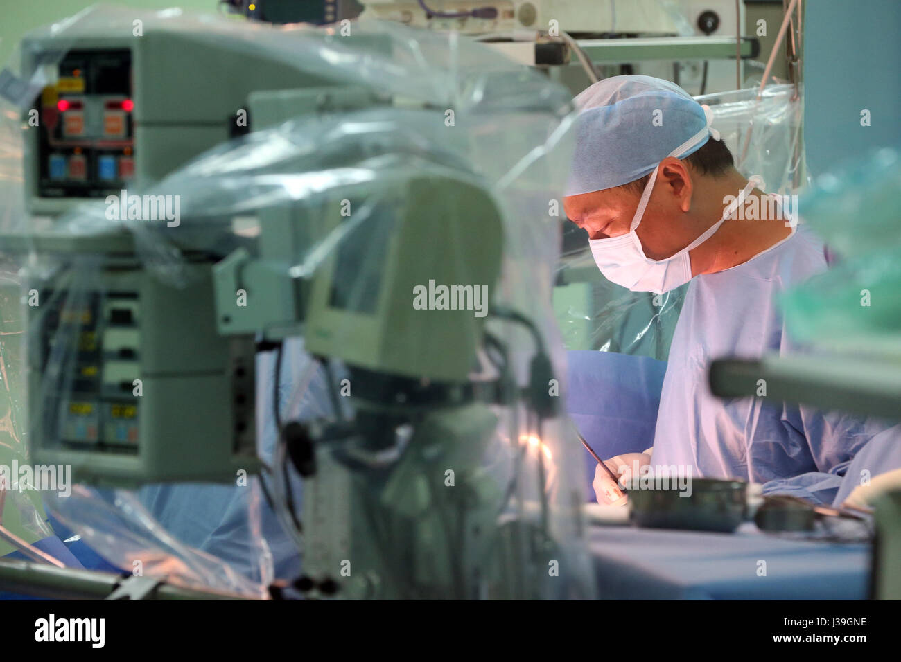 Herz-Institut bieten qualitativ hochwertige Betreuung vietnamesischen Patienten mit Herzkrankheiten. OP-Saal. Stockfoto