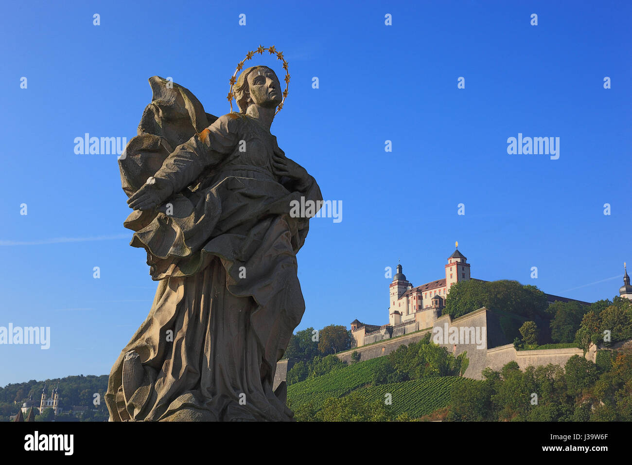 Deutschland, Unterfranken, Stadt Wuerzburg, Festung Marienberg Und sterben Statue, sterben die Heilige Jungfrau Maria, Dargestellt als Patrona Franconiae Stockfoto