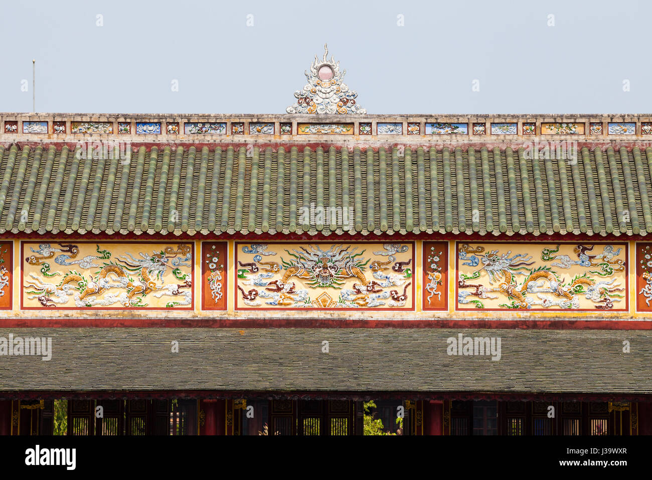 Dekorative Dach enden, Kaiserstadt (Imperiale Zitadelle), Hue, Vietnam Stockfoto