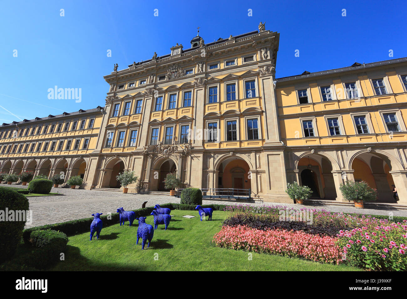 Deutschland, Unterfranken, in der Altstadt von Wuerzburg, Im Innenhof des Juliussspitals Stockfoto