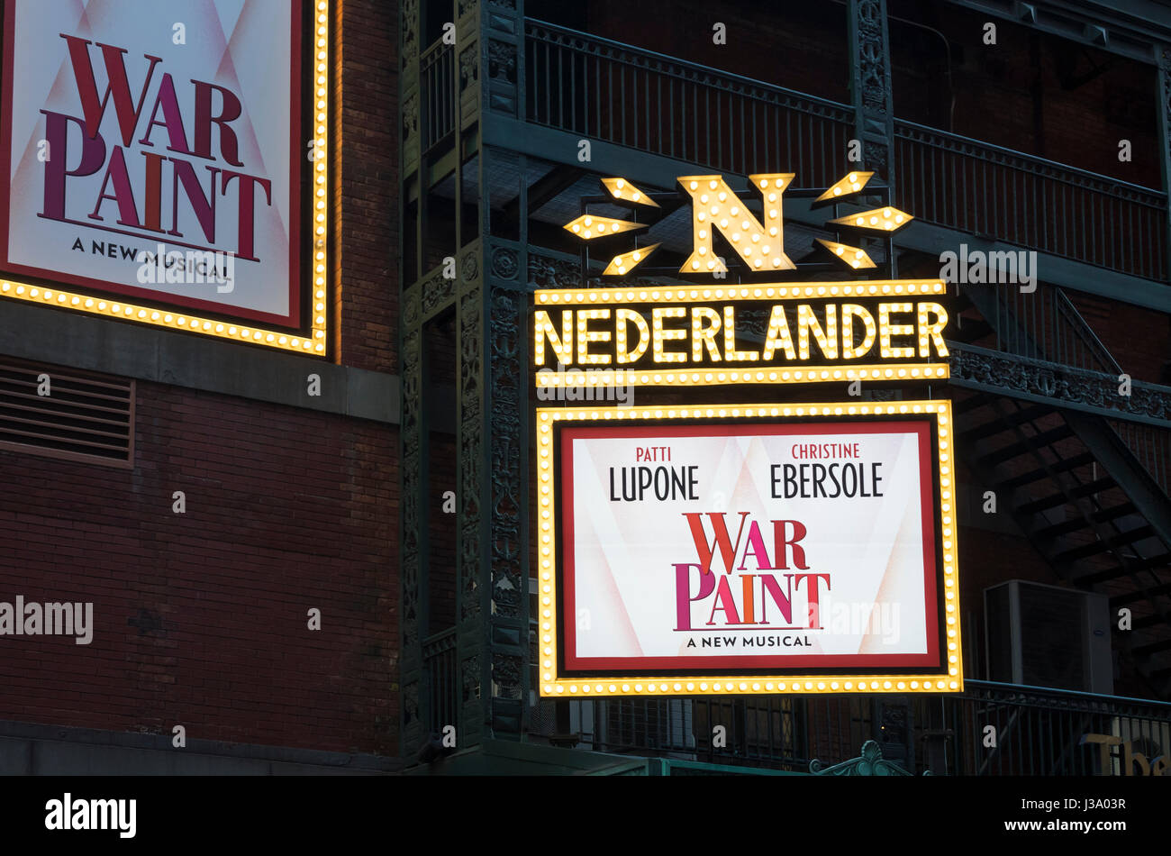 Kriegsbemalung, ein Broadway-Musical über den Konflikt zwischen Elizabeth Arden und Helena Rubinstein Stockfoto