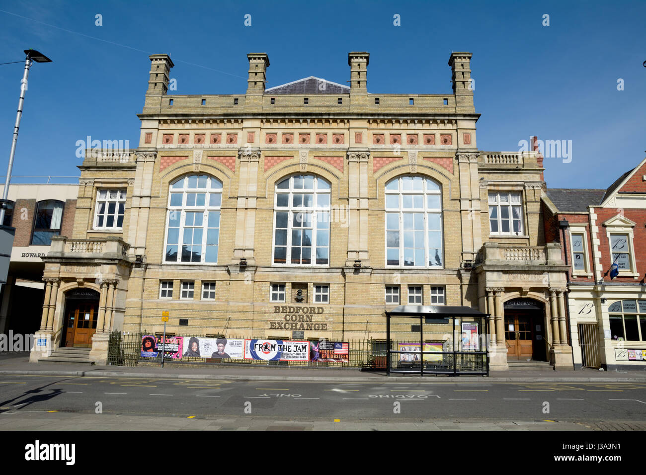 Bedford Mais Börsengebäude (1874 bis heute) eine multifunktionale Veranstaltungshalle in Bedford, Bedfordshire, England Stockfoto