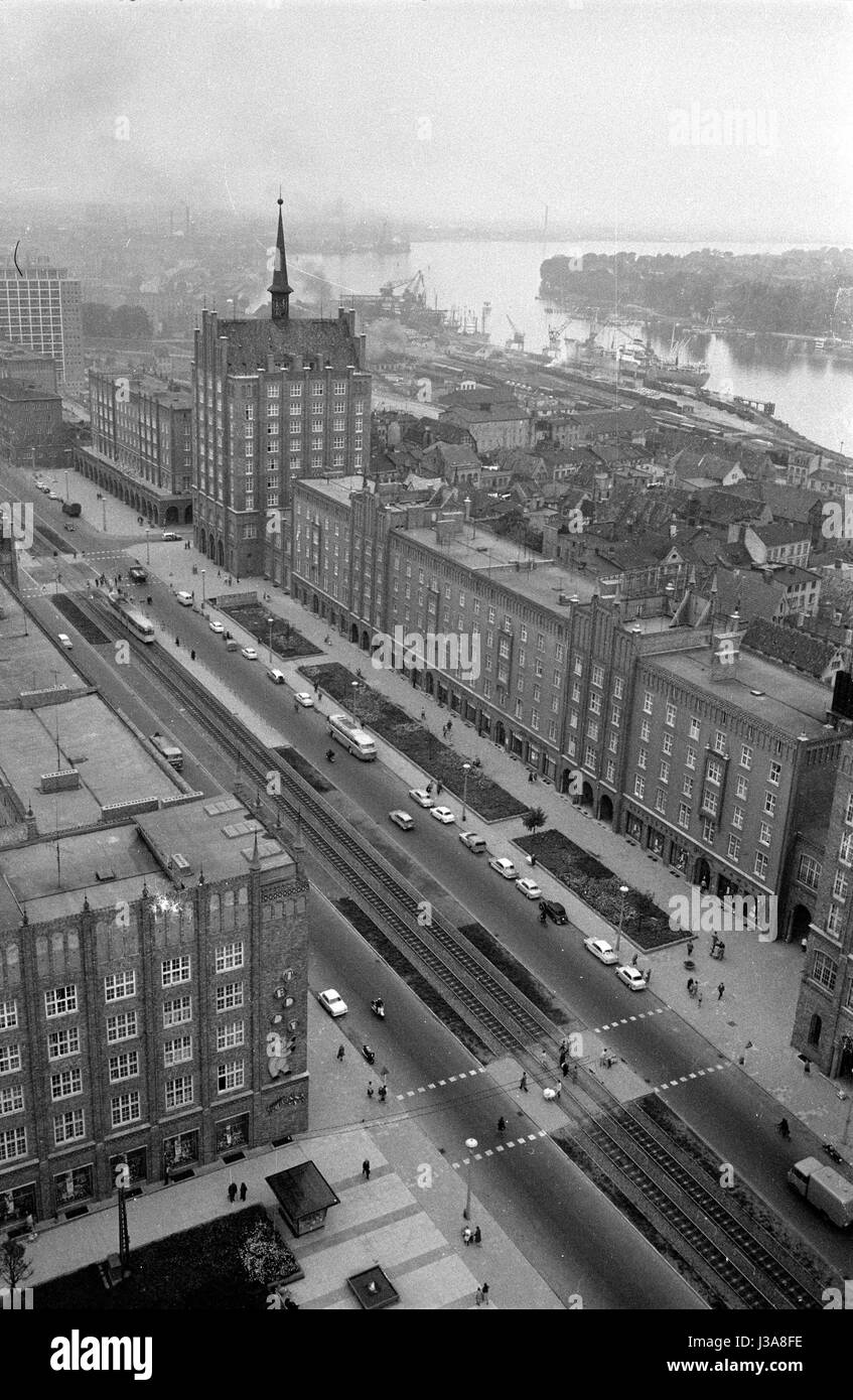Blick auf die Lange Straße (lange Straße) in Rostock, 1963 Stockfoto