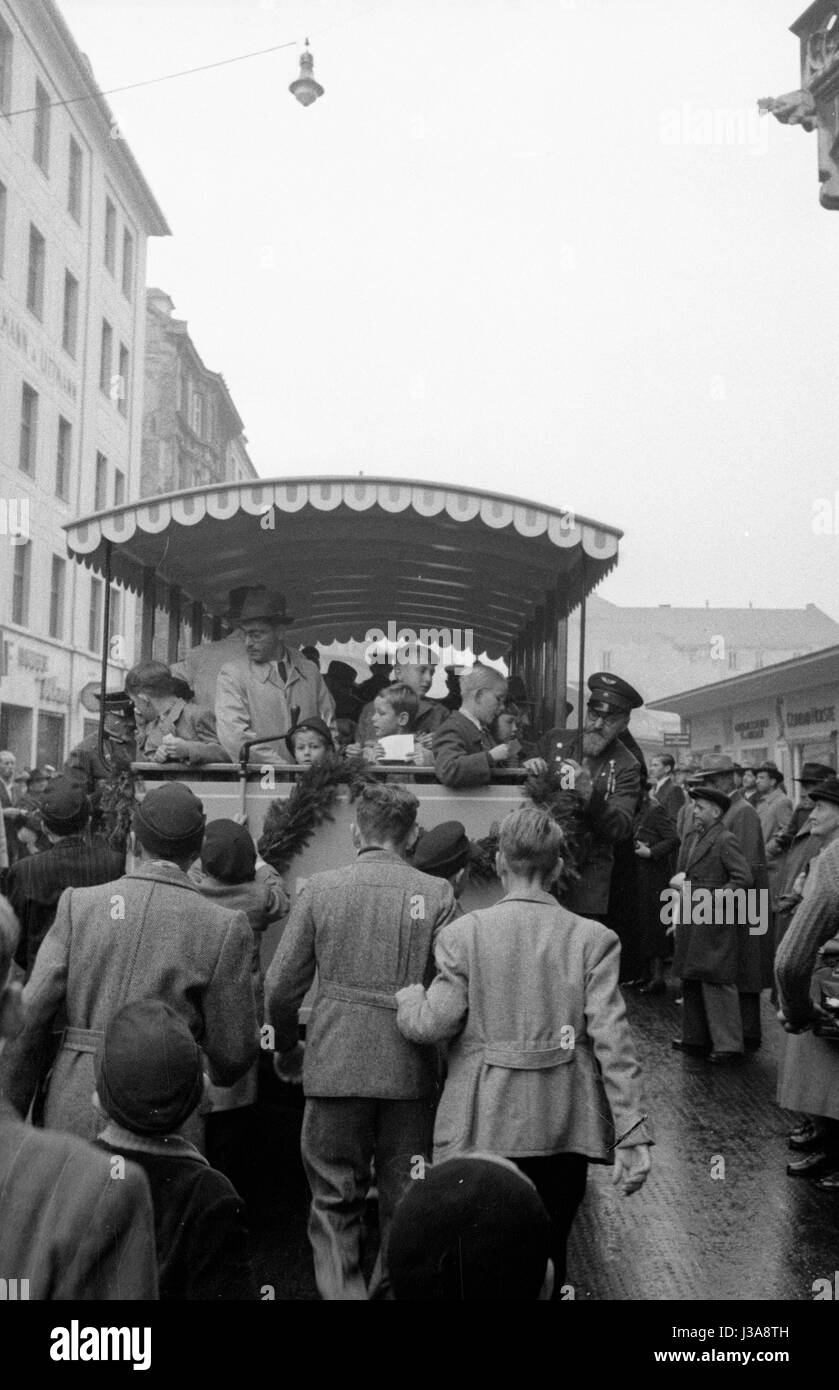 Das 75. Jubiläum der Straßenbahn München, 1957 Stockfoto