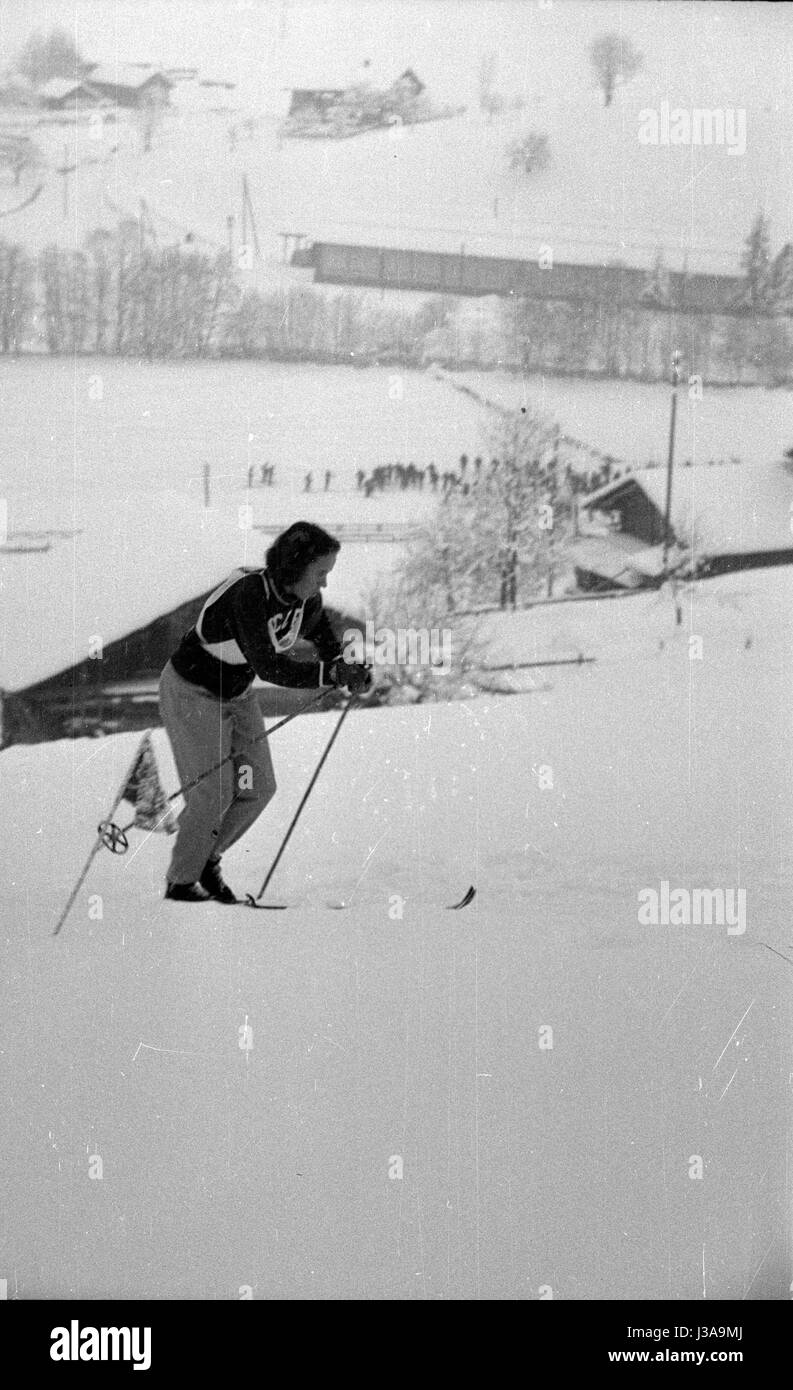 Langlauf-Wettbewerb der Frauen in Grindelwald, 1954 Stockfoto