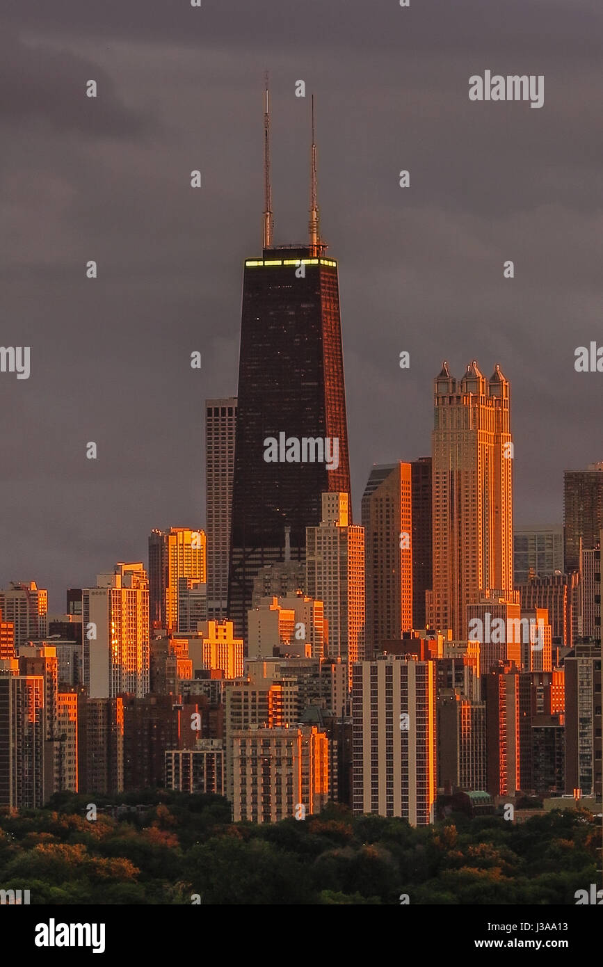 Chicago Skyline bei Sonnenuntergang, Blick auf den See bauen USA Stockfoto
