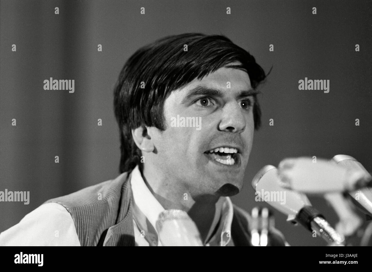 Politischer Aktivist Rudi Dutschke An Der Uni FU Berlin 1967 politischer-aktivist-rudi-dutschke-an-der-uni-fu-berlin-1967