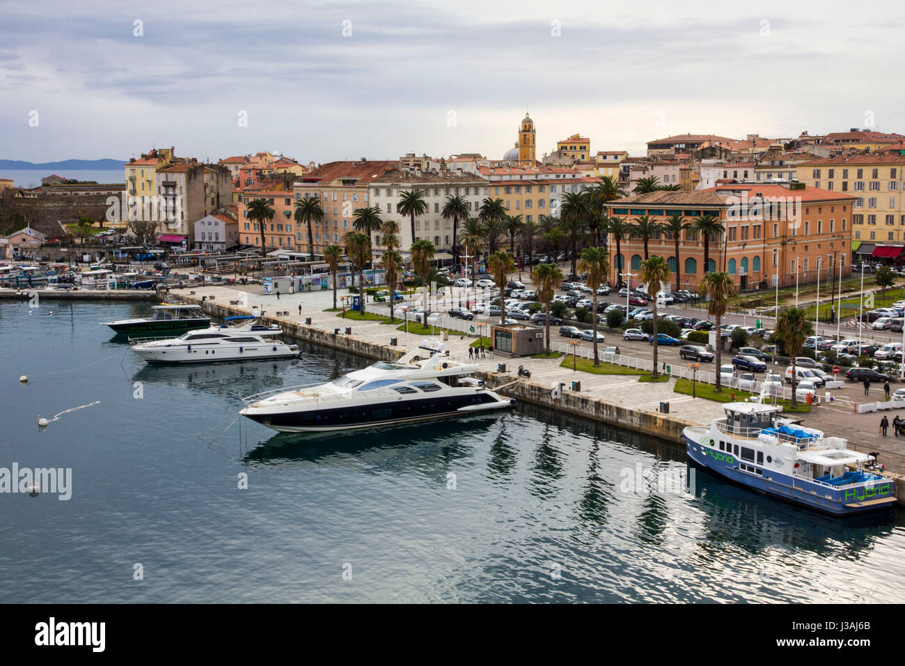 Stadtzentrum Von Ajaccio Vom Hafen Gesehen Ajaccio Korsika Stockfotografie Alamy