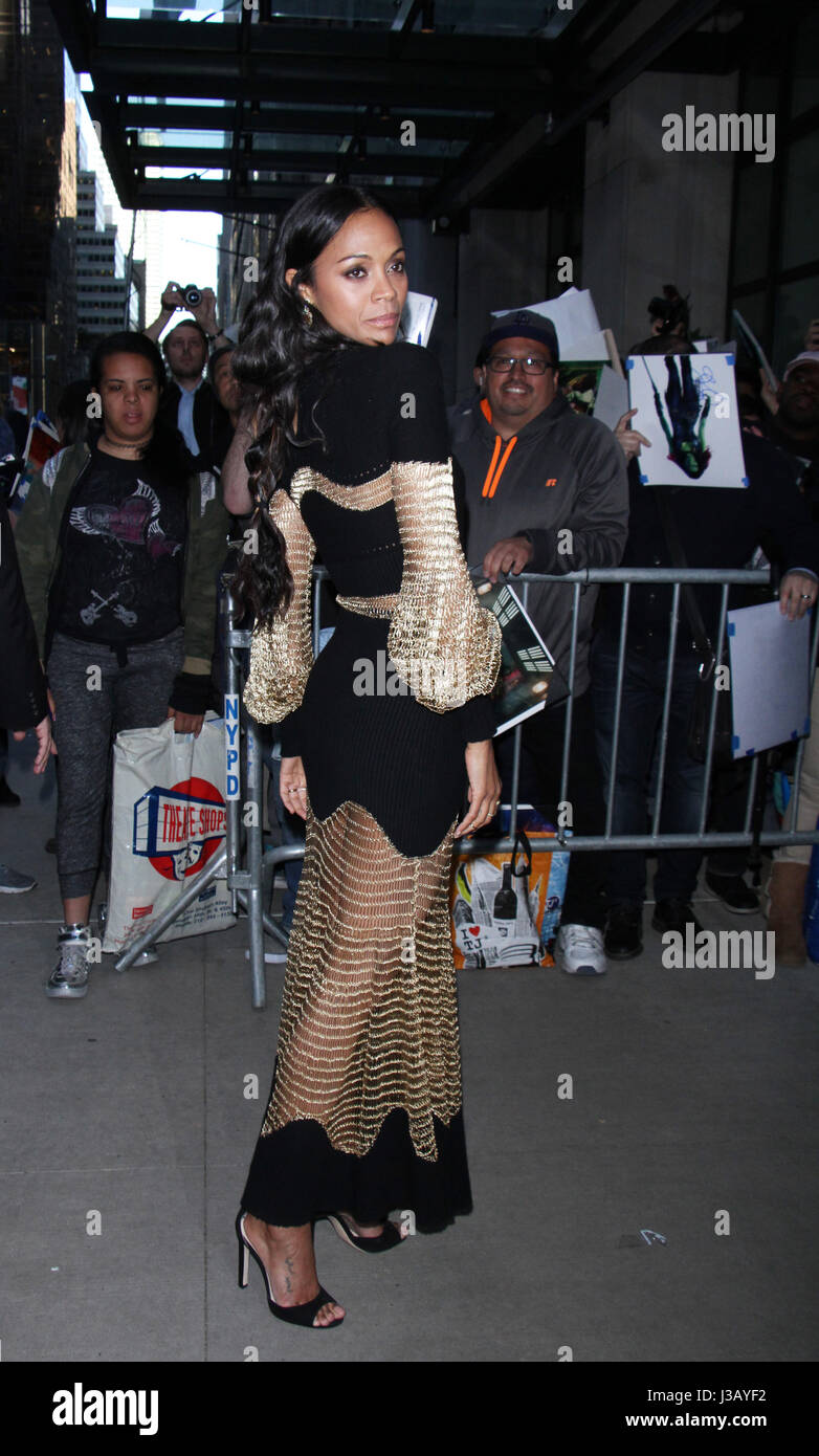 NEW YORK, NY - 3.Mai: Zoe Saldana Ankunft zum VIP screening der Hüter des Galaxy Vol. 2 im Whitby Hotel in New York City am 3. Mai 2017. Bildnachweis: RW/MediaPunch Stockfoto
