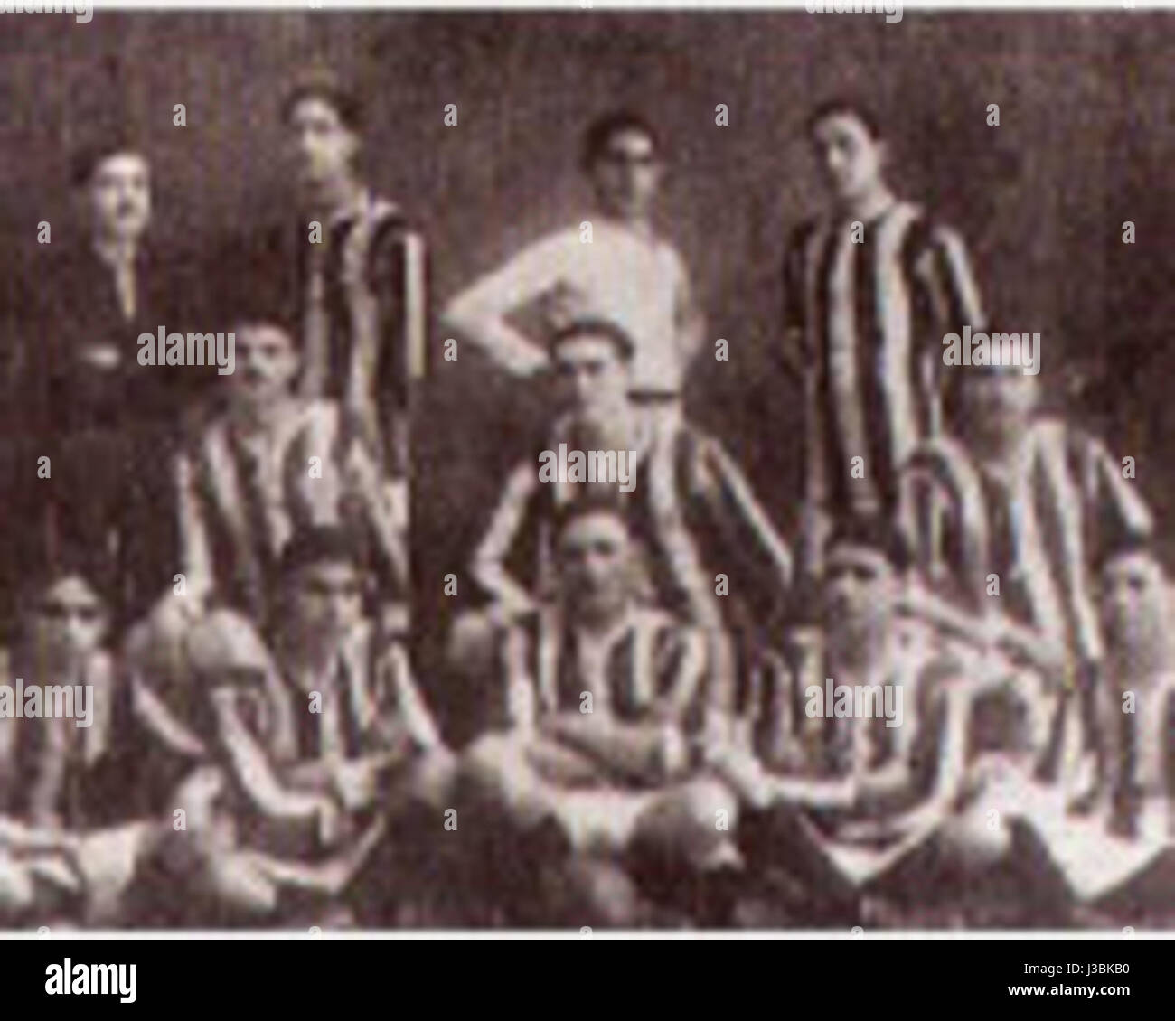 Equipa4 Varzim ist eine portugiesische Fußballmannschaft aus PÃ³voa de Varzim. Die Mannschaft nimmt an regionalen und nationalen Fußballwettbewerben Teil und vertritt die lokale Gemeinschaft bei Sportveranstaltungen. Stockfoto