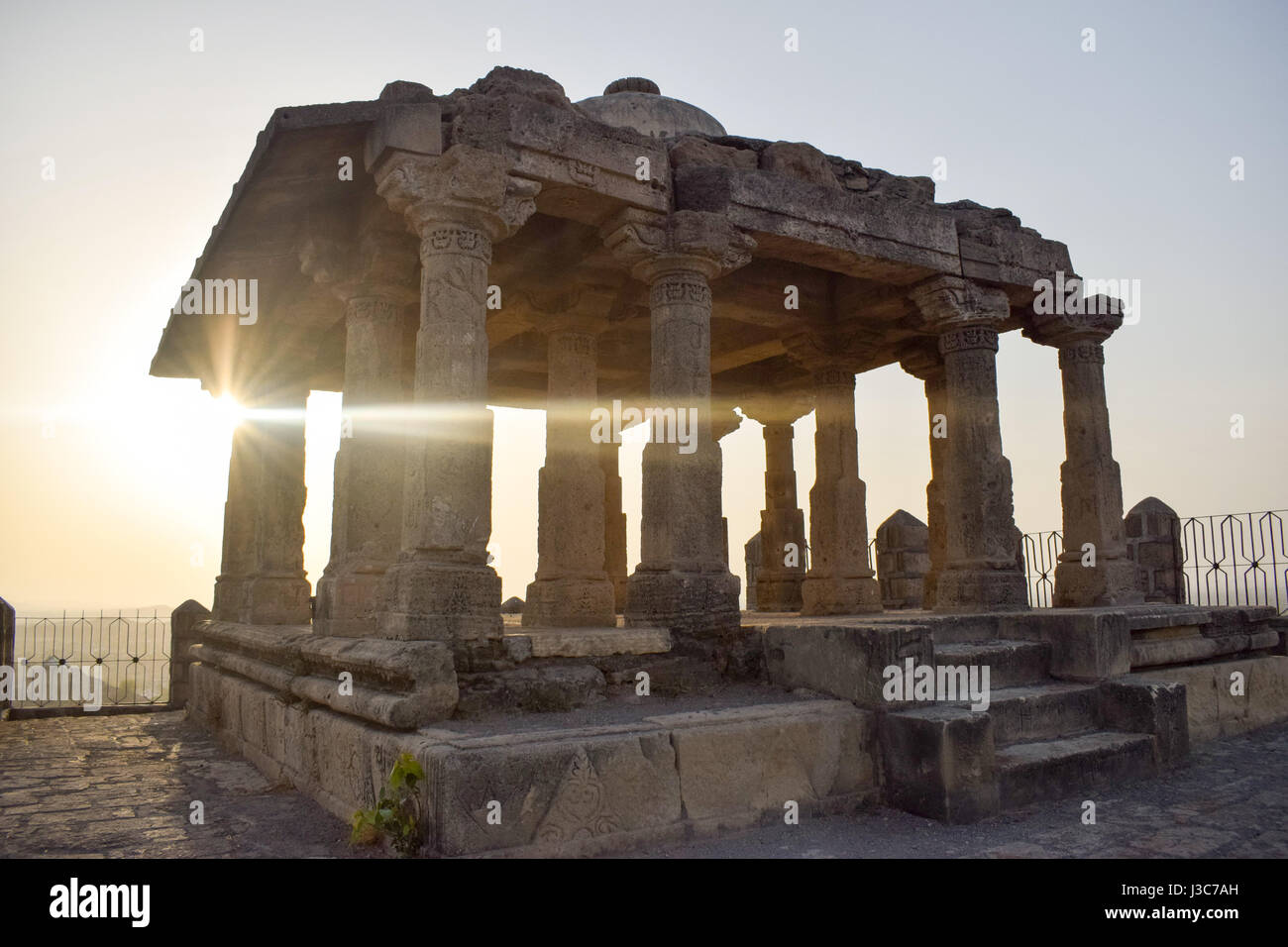 Kombination aus historischer Ort und Reflexion der Sonne. Stockfoto