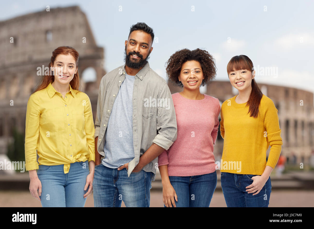 Internationale Gruppe von Glücklich lächelnde Menschen Stockfoto