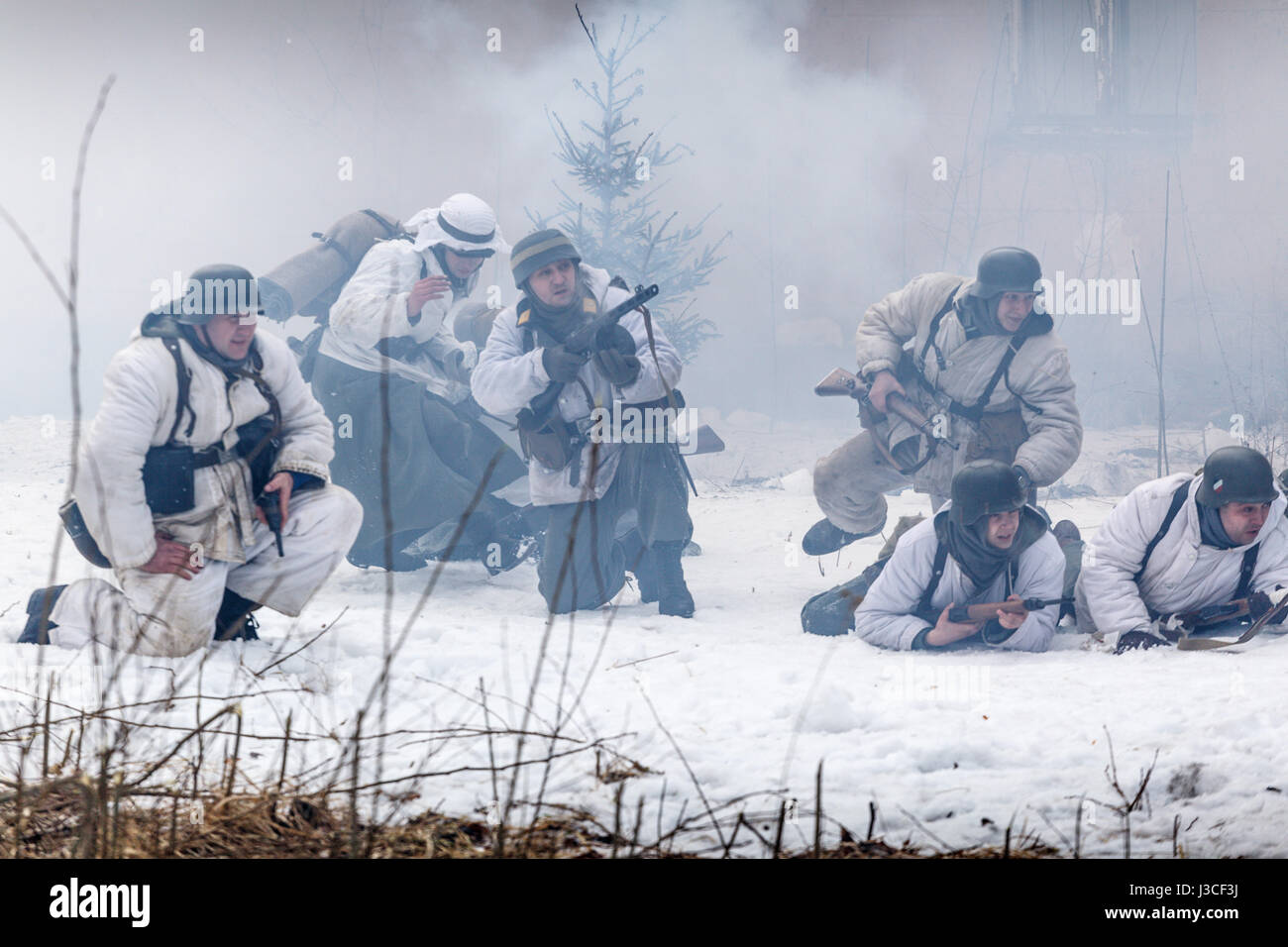 Wehrmacht Soldaten verteidigen seine Positionen. Stockfoto