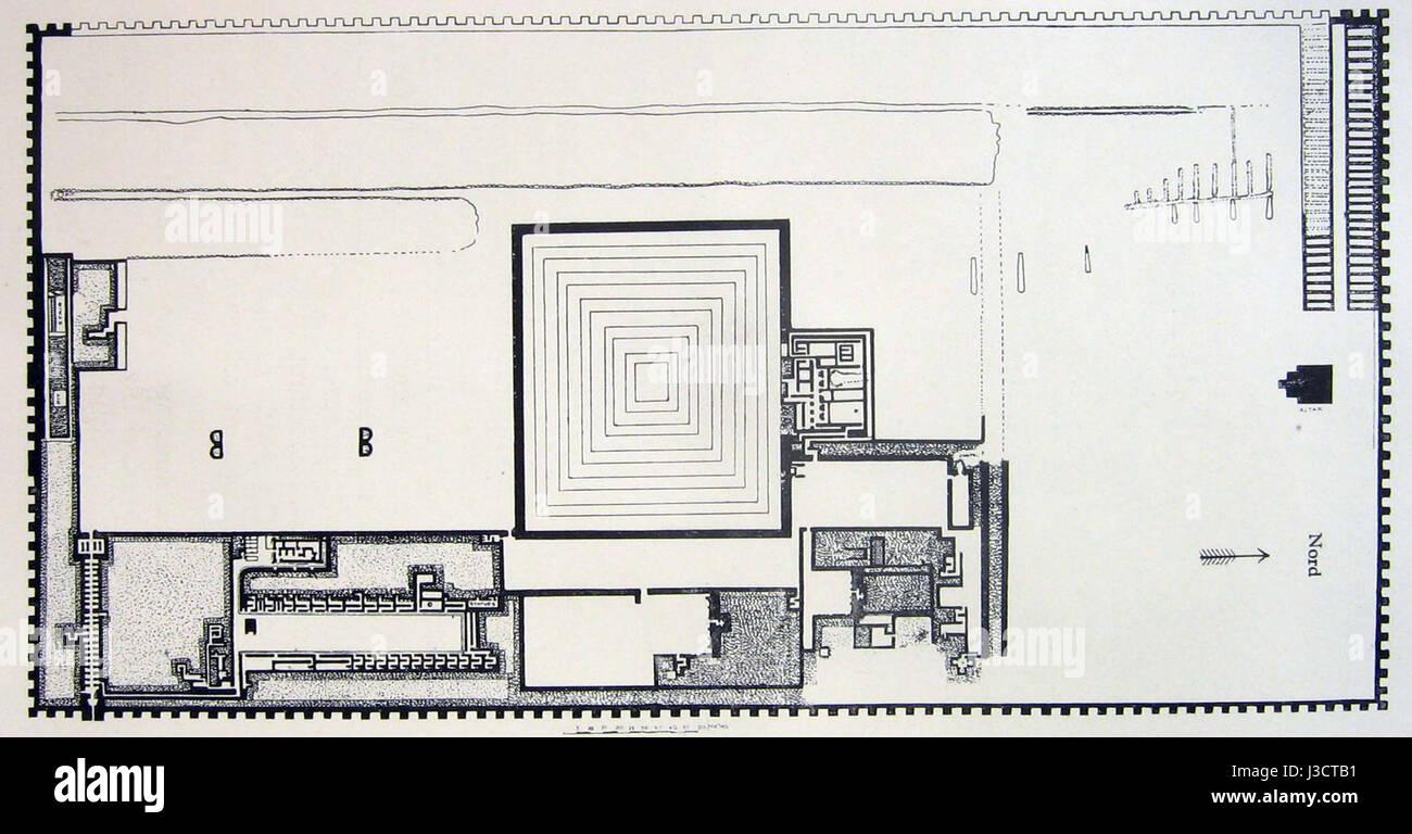 Der Djoser-Komplex in Ägypten, der sich in Sakkara befindet, ist berühmt für seine Stufenpyramide, die erste ihrer Art in Ägypten. Diese historische Stätte markiert den Beginn des Pyramidenbaus in der altägyptischen Architektur. Stockfoto