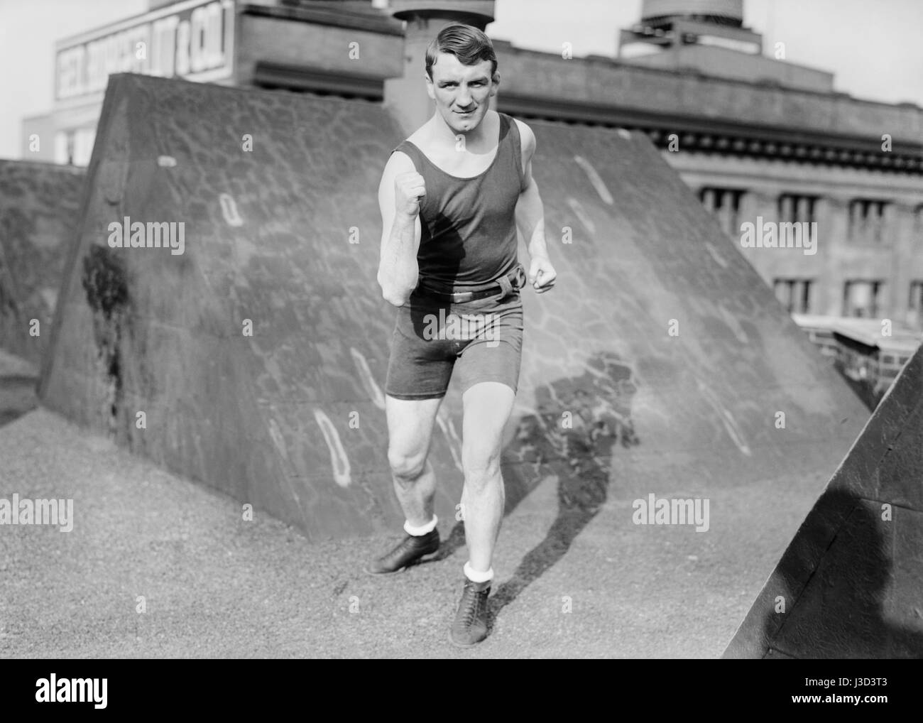 Vintage Foto von Boxer Freddie Welsh (1886 – 1927) – World Lightweight Champion 1914 – 1917. Walisisch (richtiger Name Friedrich Halle Thomas) wurde in Pontypridd, Wales, geboren und erhielt den Spitznamen "The Welsh Wizard". Foto um 1915. Stockfoto