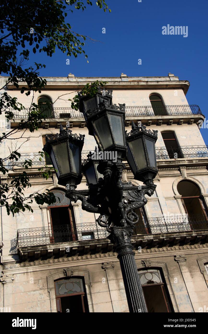 Havanna, Kuba, die Stadt, die voller Klänge, Farben und Leute aber Kämpfe mit der Handelsbeschränkungen ist das Land unter aus Amerika. Stockfoto