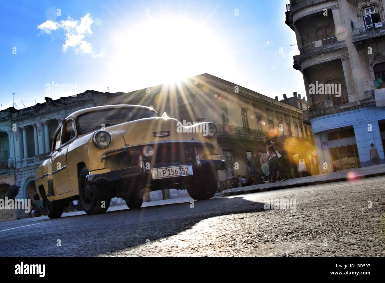 Amerikanische Oldtimer in Havanna, Kuba, einschließlich der Welt berühmten Malecon, wo sie häufig wegen der Beschränkungen seit dem kalten Krieg sind Stockfoto