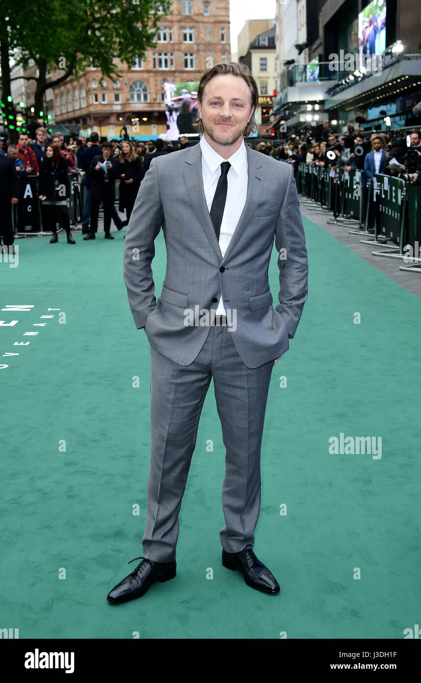 Nathaniel Dean für das fremde ankommen: Bund Premiere im Odeon Leicester Square in London statt. Stockfoto