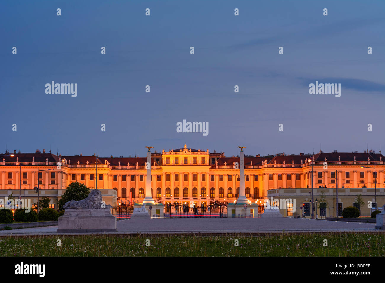 Schloss Schönbrunn Palace Schloss von außen Haupteingang, Wien, Wien, 13. Hietzing, Wien, Österreich Stockfoto