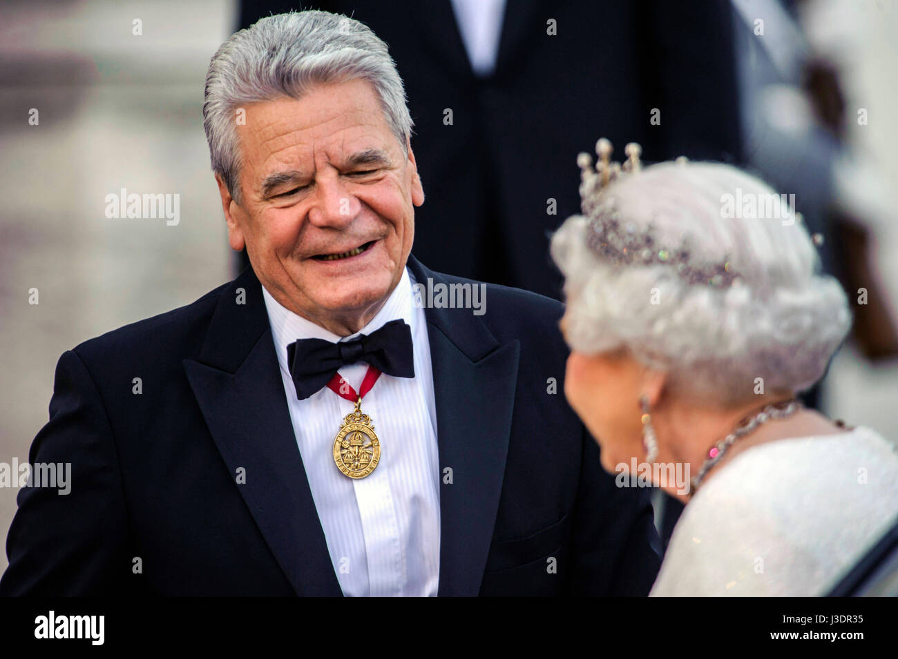 Joachim Gauck und Elizabeth II Stockfoto