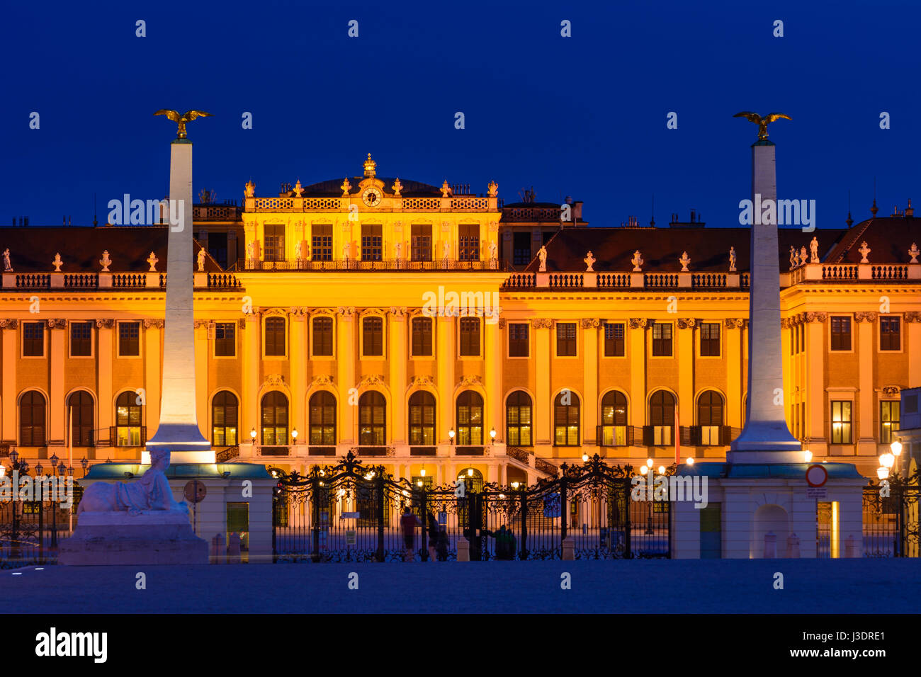 Schloss Schönbrunn Palace Schloss von außen Haupteingang, Wien, Wien, 13. Hietzing, Wien, Österreich Stockfoto