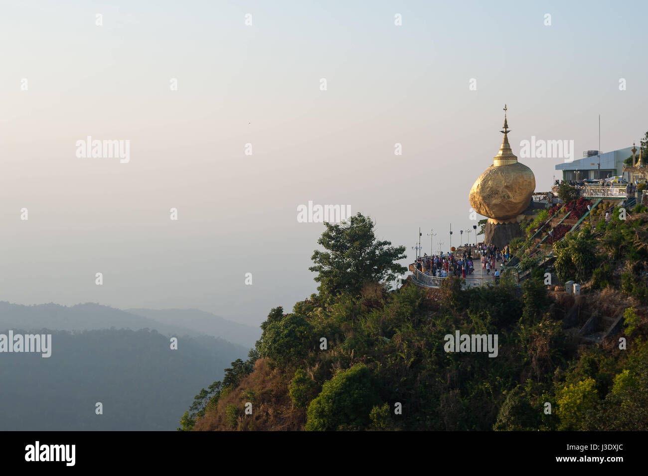 Kyaikto, Republik der Union von Myanmar, Asien, Golden Rock mit der Kyaiktiyo-Pagode Stockfoto