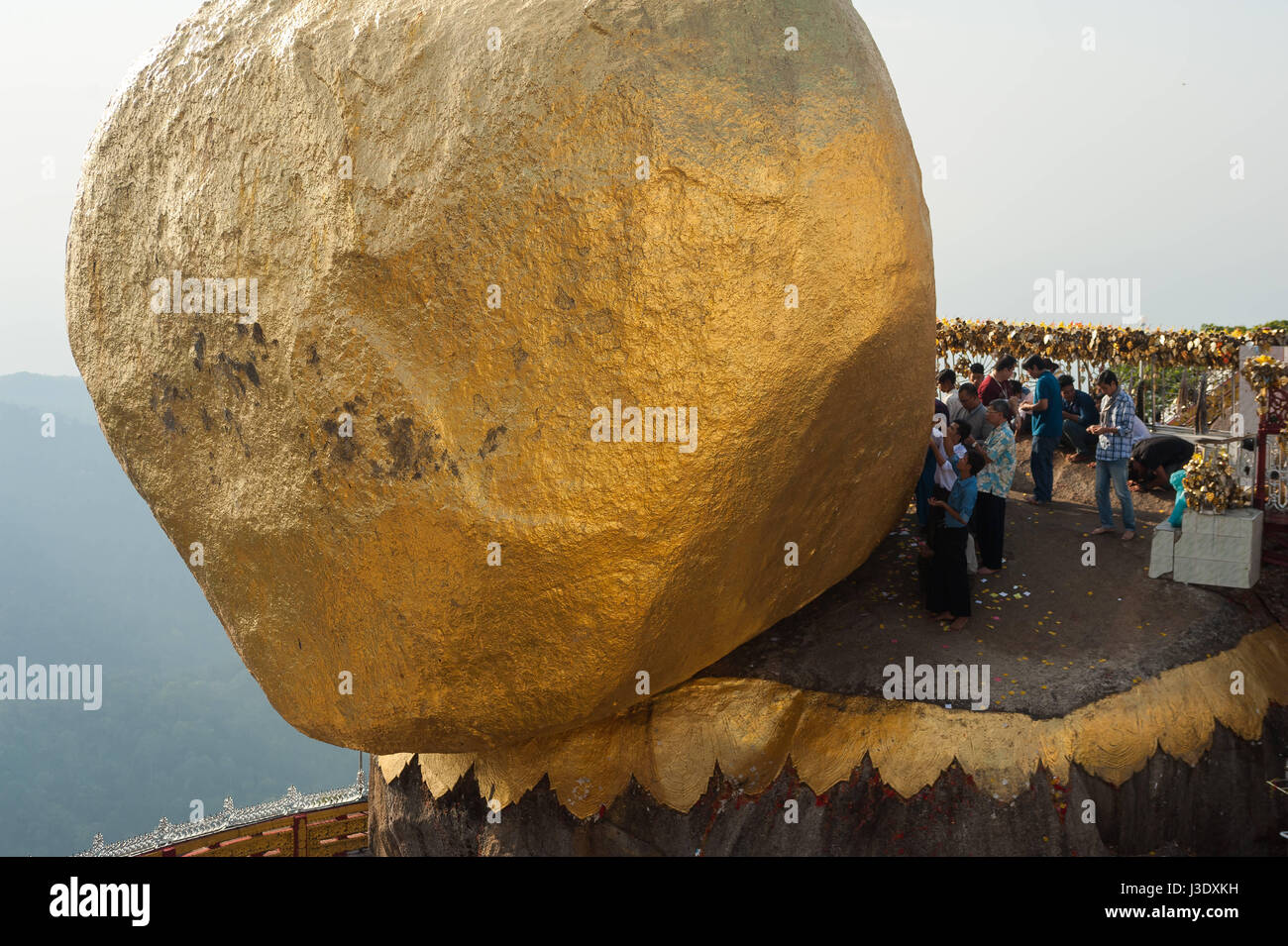 Kyaikto, Republik der Union von Myanmar, Asien, Golden Rock mit der Kyaiktiyo-Pagode Stockfoto