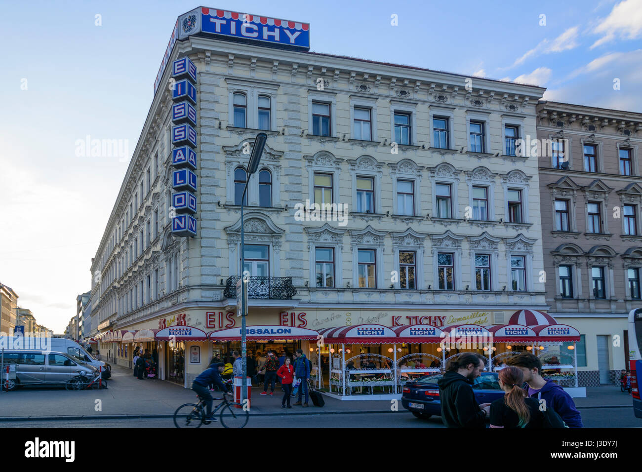 Salon Eisdiele "Tichy" am Platz Reumannplatz, Wien, Wien, 10. Favoriten, Wien, Österreich Stockfoto