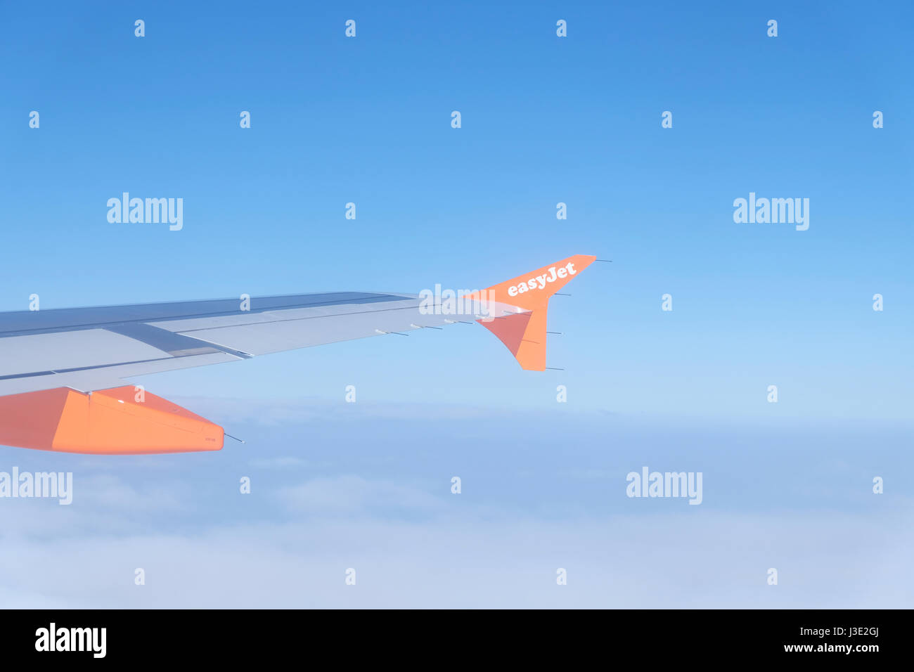Flugzeugflügel Zugehörigkeit zu EasyJet airline Stockfoto