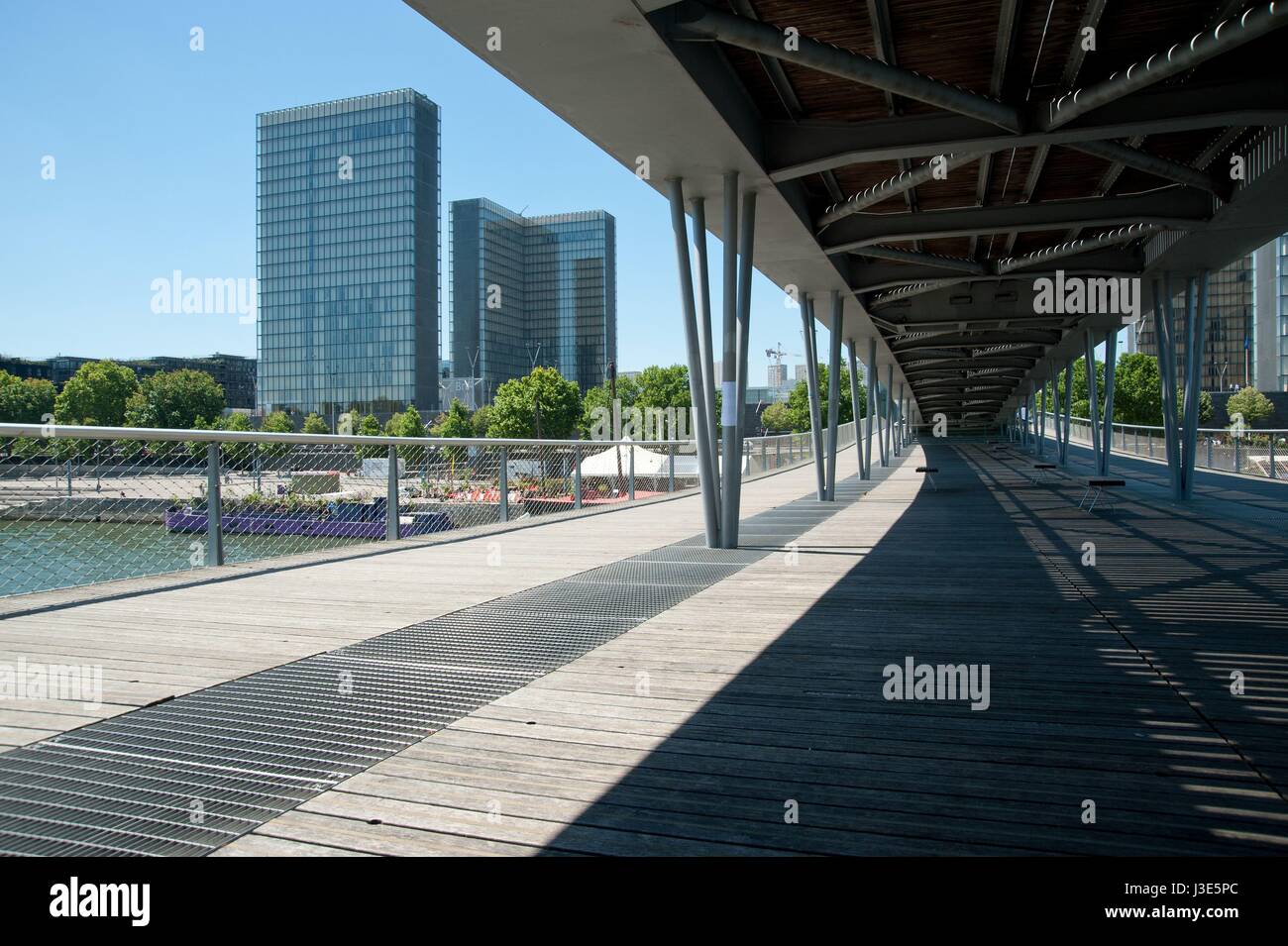 Paris, Seine, Passerelle SimonedeBeauvoir von Architekt Dietmar