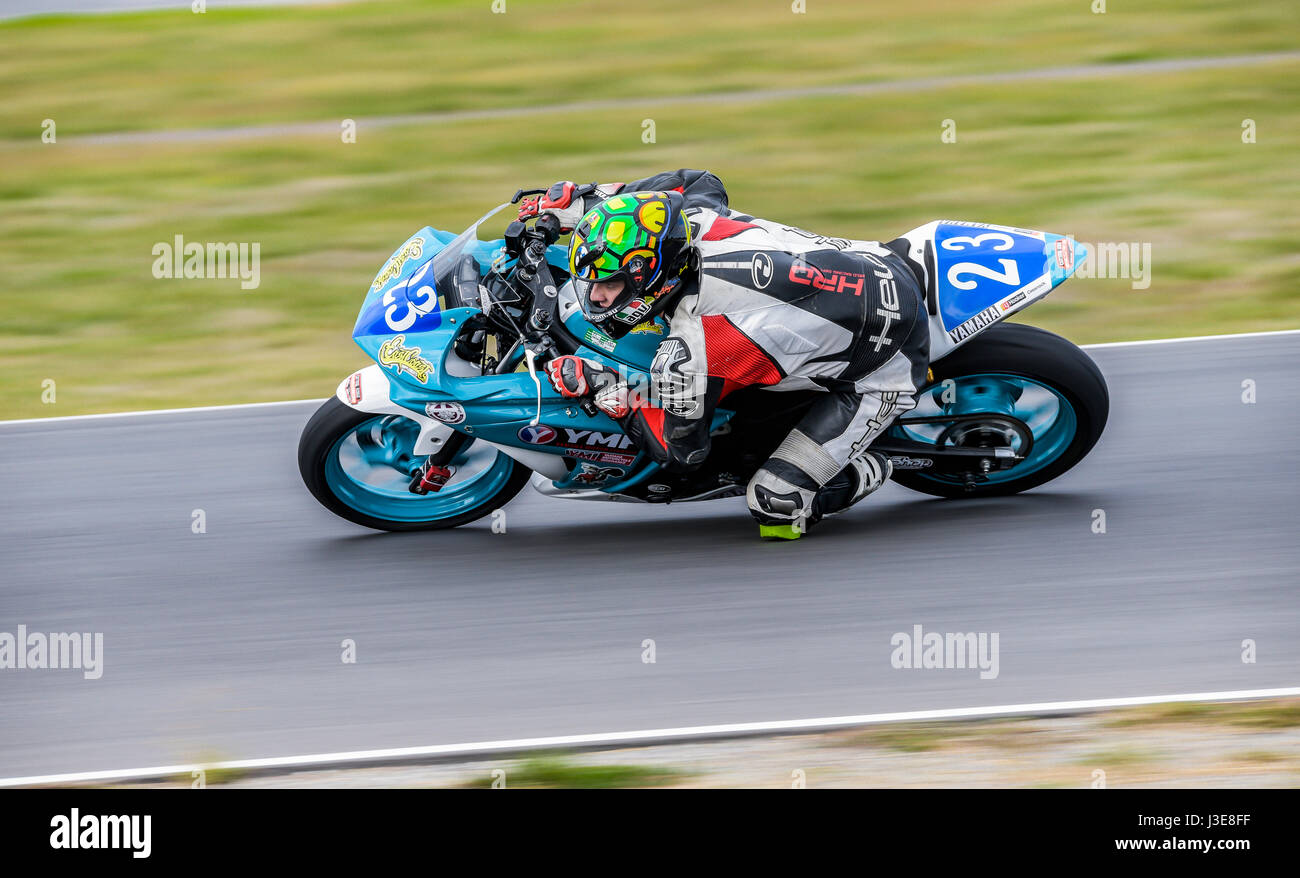 2017 YMF australischen Superbike Meisterschaft, Runde 3, Winton Raceway (Victoria): Corey BRIFFA (NSW) in Turn 10, an Bord seiner Yamaha R3 Stockfoto