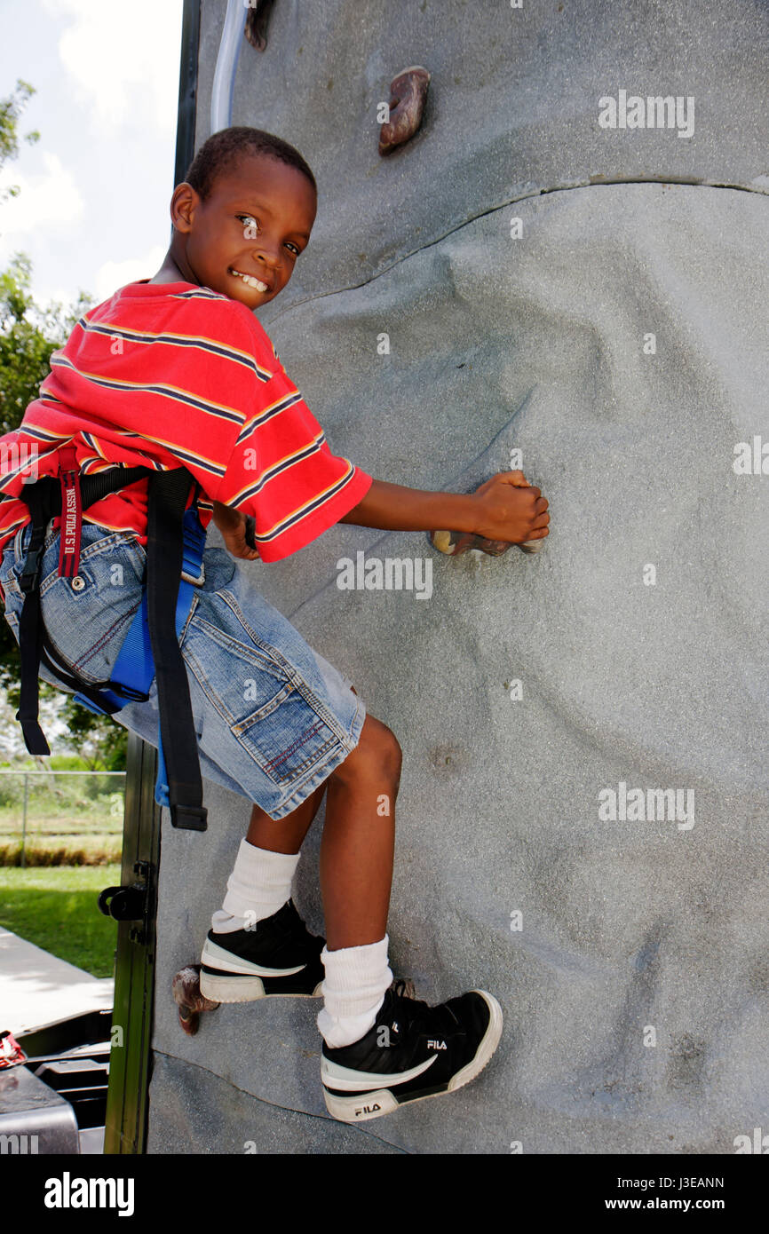 Miami Florida, Homestead, Robey George Park, Outreach Picnic, Drug Free Youth in Town DFYIT Club, Anti-Suchtprogramm, gemeinnützige Organisation, Black Boy b Stockfoto