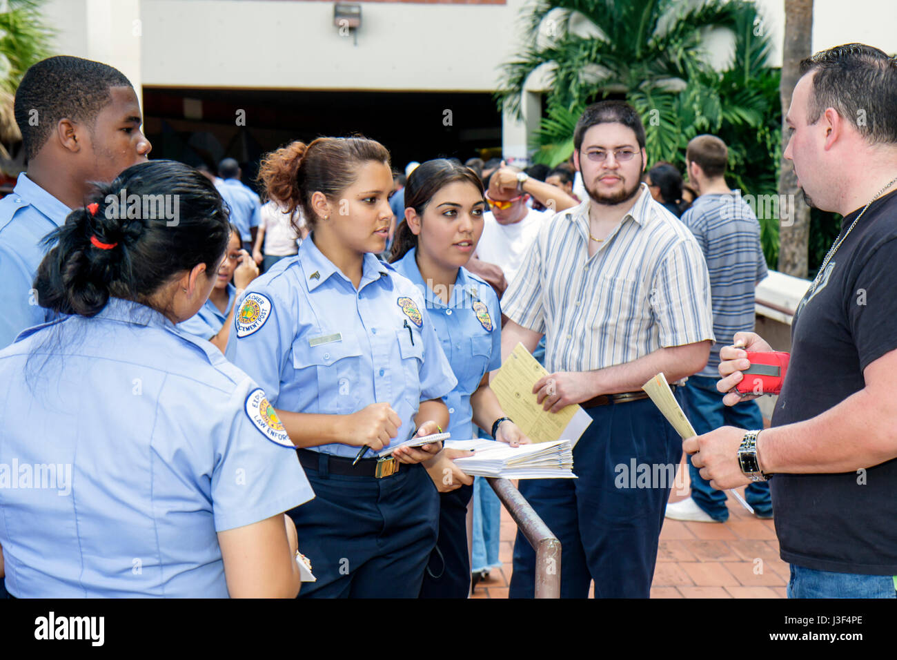 Miami Florida, Miami Police Department, Polizeirekrutierung Offene Häuser Häuser Wohnheime Residenz, Hispanic Latino ethnische Einwanderer mino Stockfoto