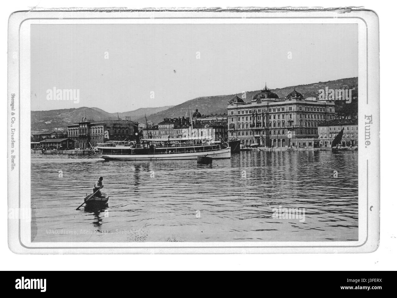 Fiume (heute Rijeka) war eine Stadt mit einer komplexen Geschichte, insbesondere im frühen 20. Jahrhundert. Sie war im Zentrum nationaler Konflikte und internationaler Auseinandersetzungen während und nach dem Ersten Weltkrieg Stockfoto