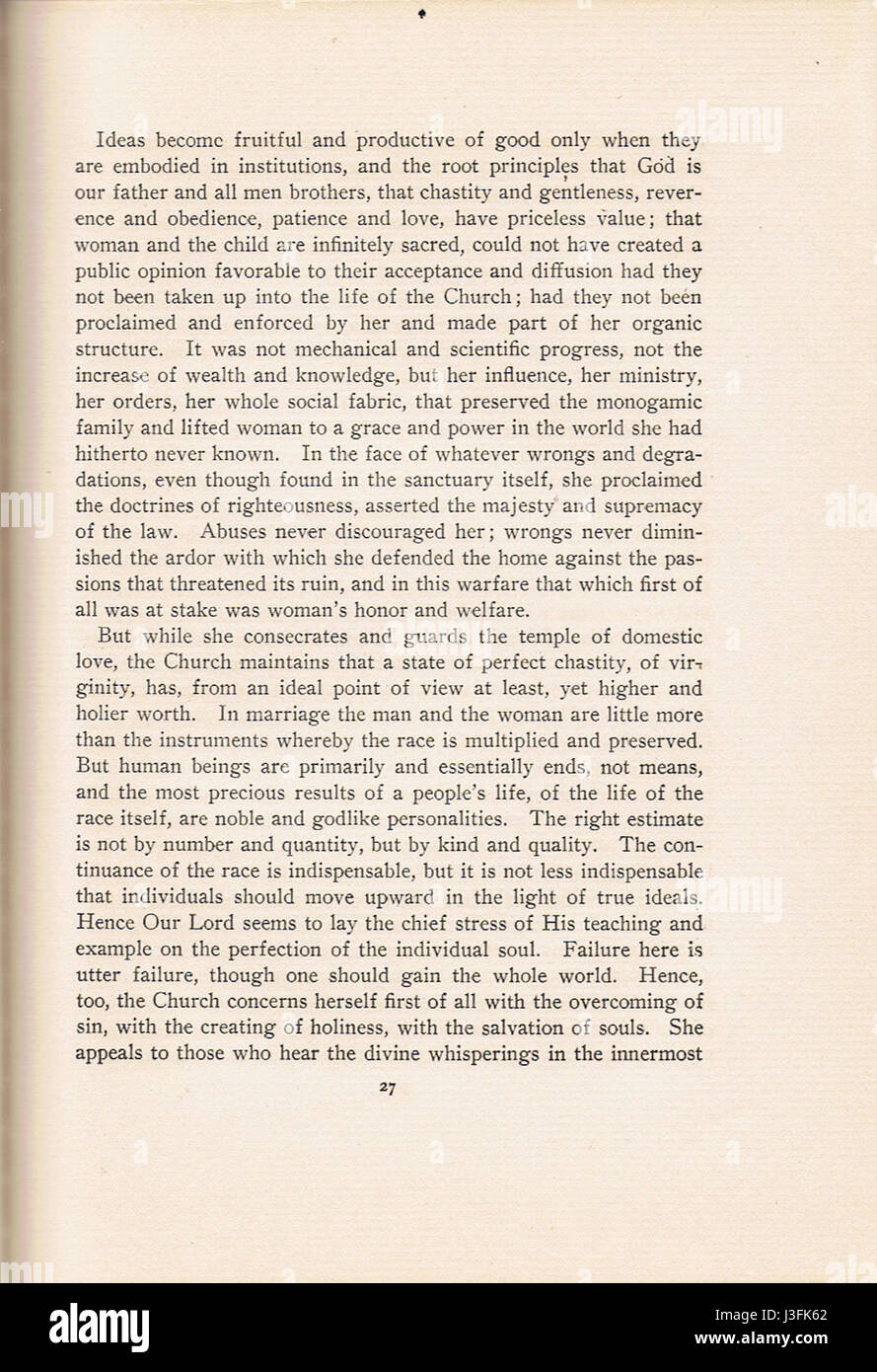 „For Remembrance“ ist eine Anthologie von Agnes Repplier, die sich mit Reflexionen und Schriften befasst, die sich mit den Themen Erinnerung, Vermächtnis und Geschichte beschäftigen. Die Sammlung enthält Essays und Auszüge, die die Vergangenheit ehren und die Bedeutung der Erinnerung für das Verständnis menschlicher Erfahrungen betonen. Stockfoto