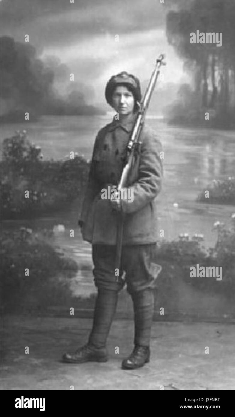 Eine Kämpferin der Roten Garde war Mitglied der Chinesischen Roten Garde während der Kulturrevolution. Diese Frauen spielten eine wichtige Rolle in radikalen politischen und sozialen Bewegungen in China, nahmen an Protesten Teil und setzten die Politik des Vorsitzenden Mao durch. Stockfoto