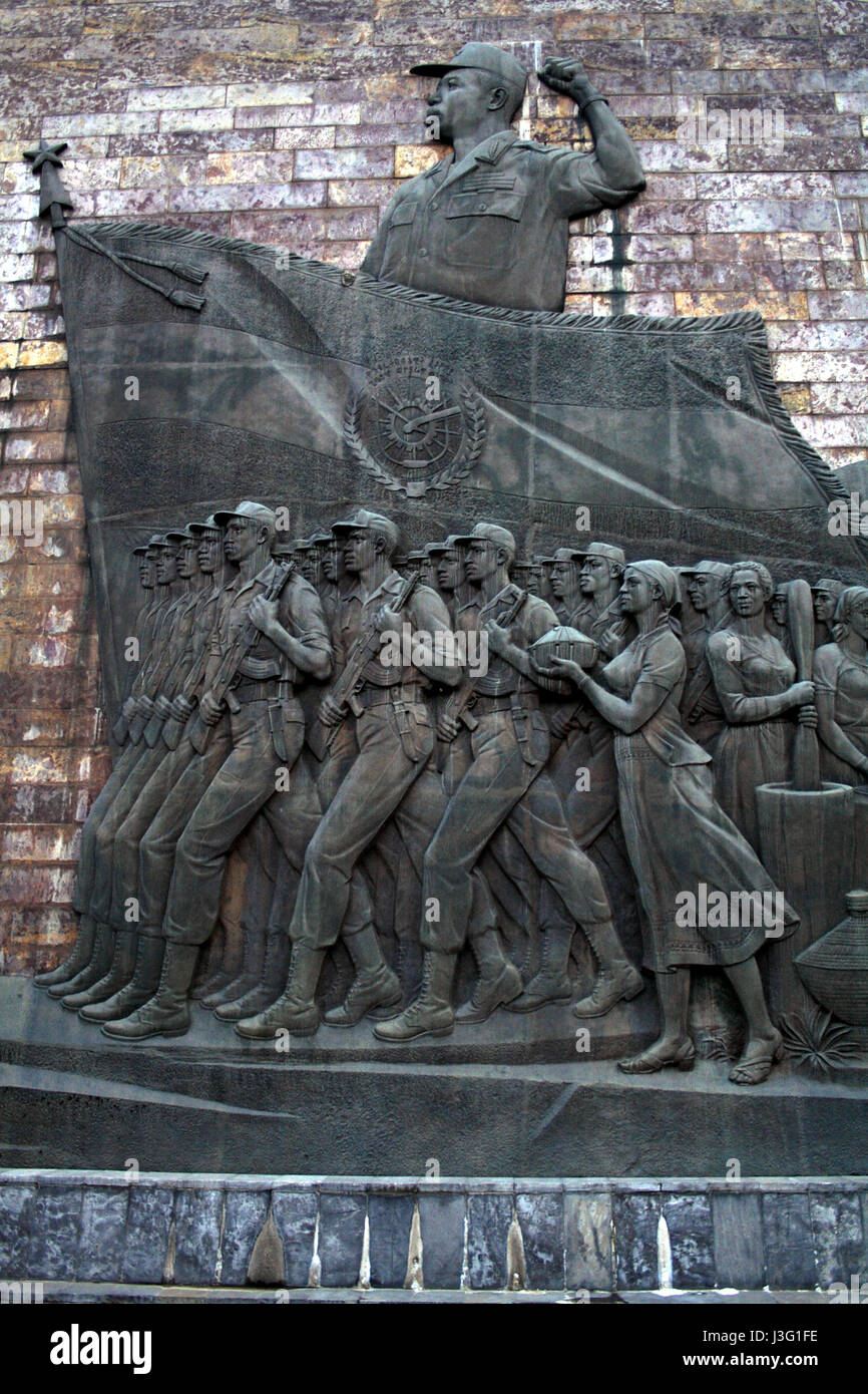 Ein Relief an der Tiglachin (oder Derg) Denkmal in Addis Abeba, Äthiopien. Stockfoto