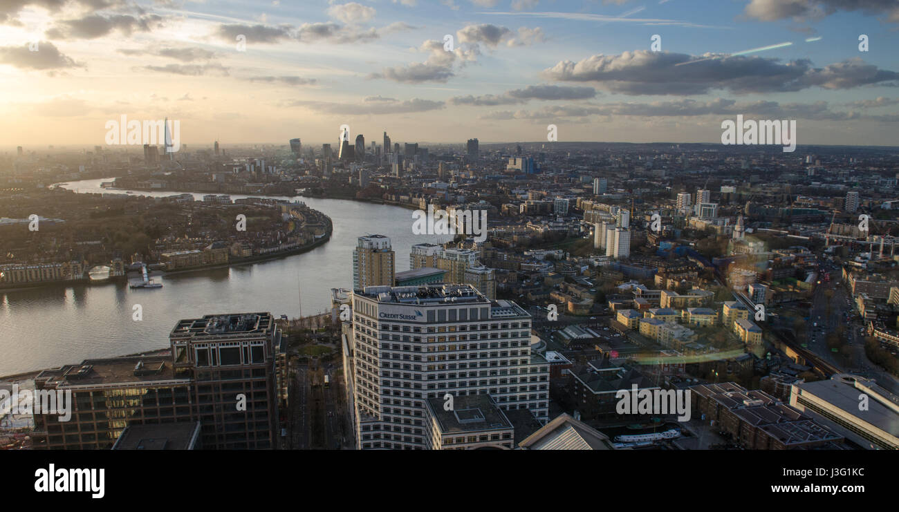 Blick nach Westen über die City of London von Canary Wharf entfernt im Stadtteil Docklands. Stockfoto