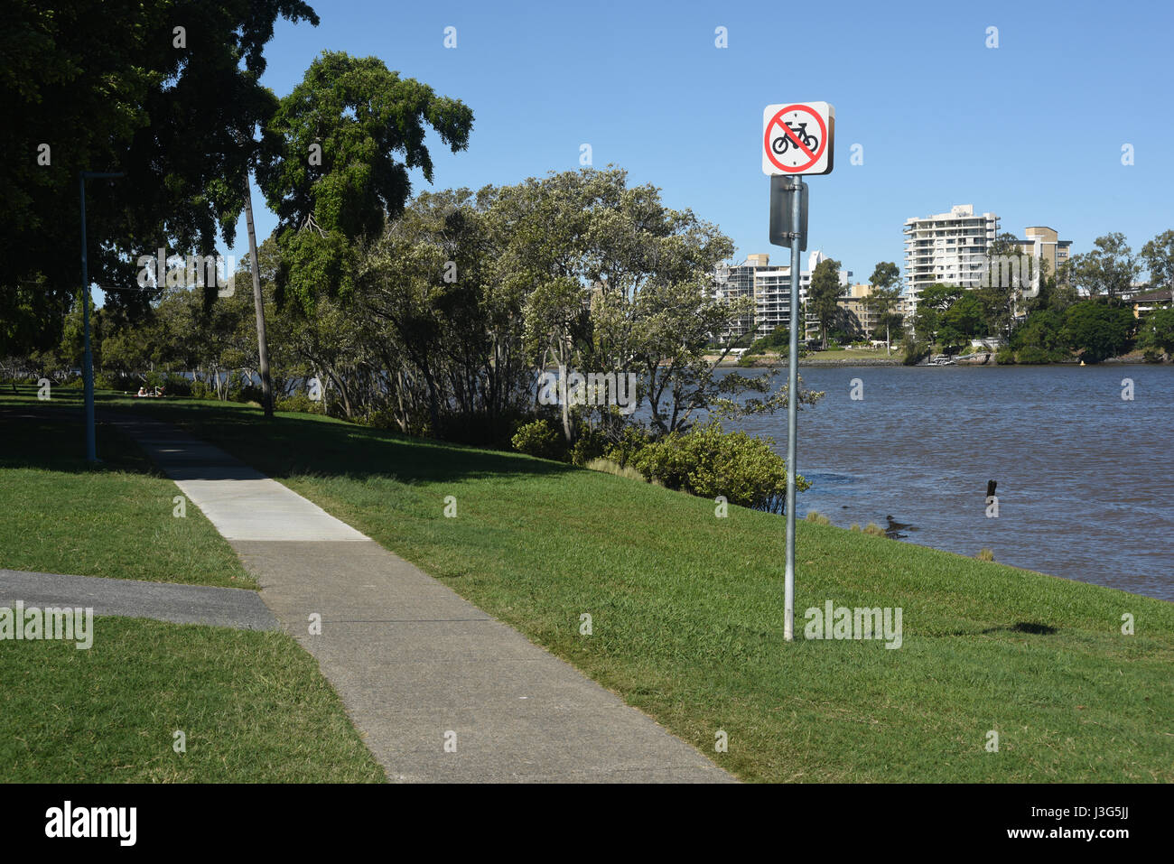 Brisbane, Australien: Fußgängerweg im Orleigh Park in West End am Brisbane River Stockfoto