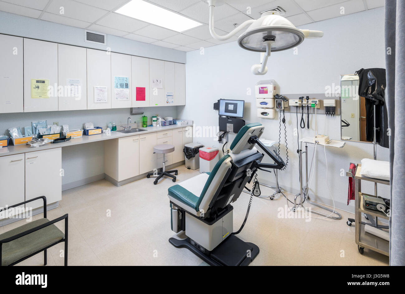 Krankenhaus-Untersuchungszimmer Stockfoto