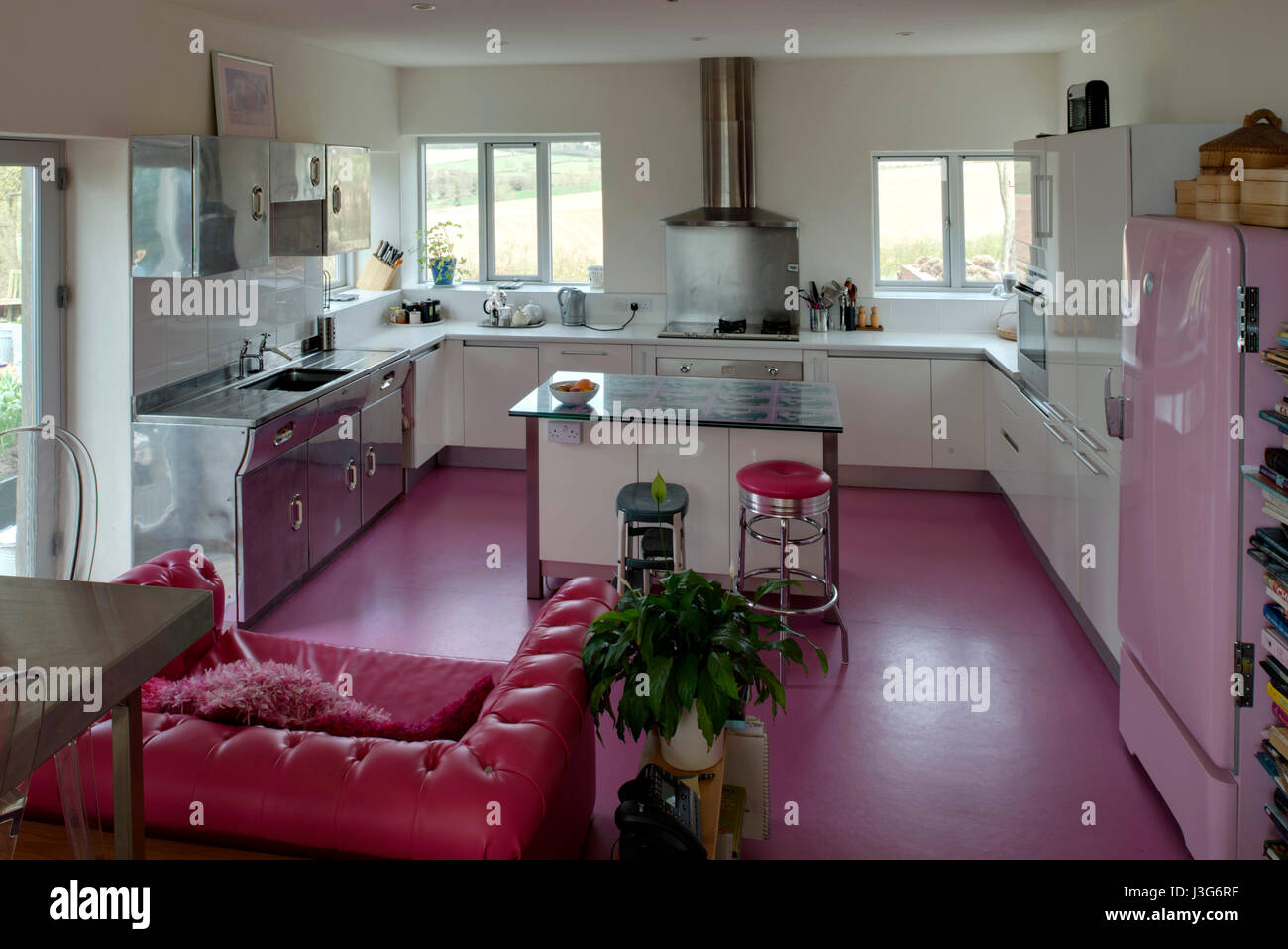 Stachelige oben, ein Eco House, in Worcestershire, Großbritannien, im Besitz von volkwagen Enthusiasten Stockfoto